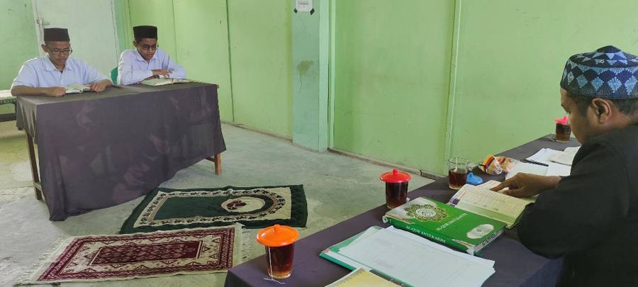 Ujian lisan santri